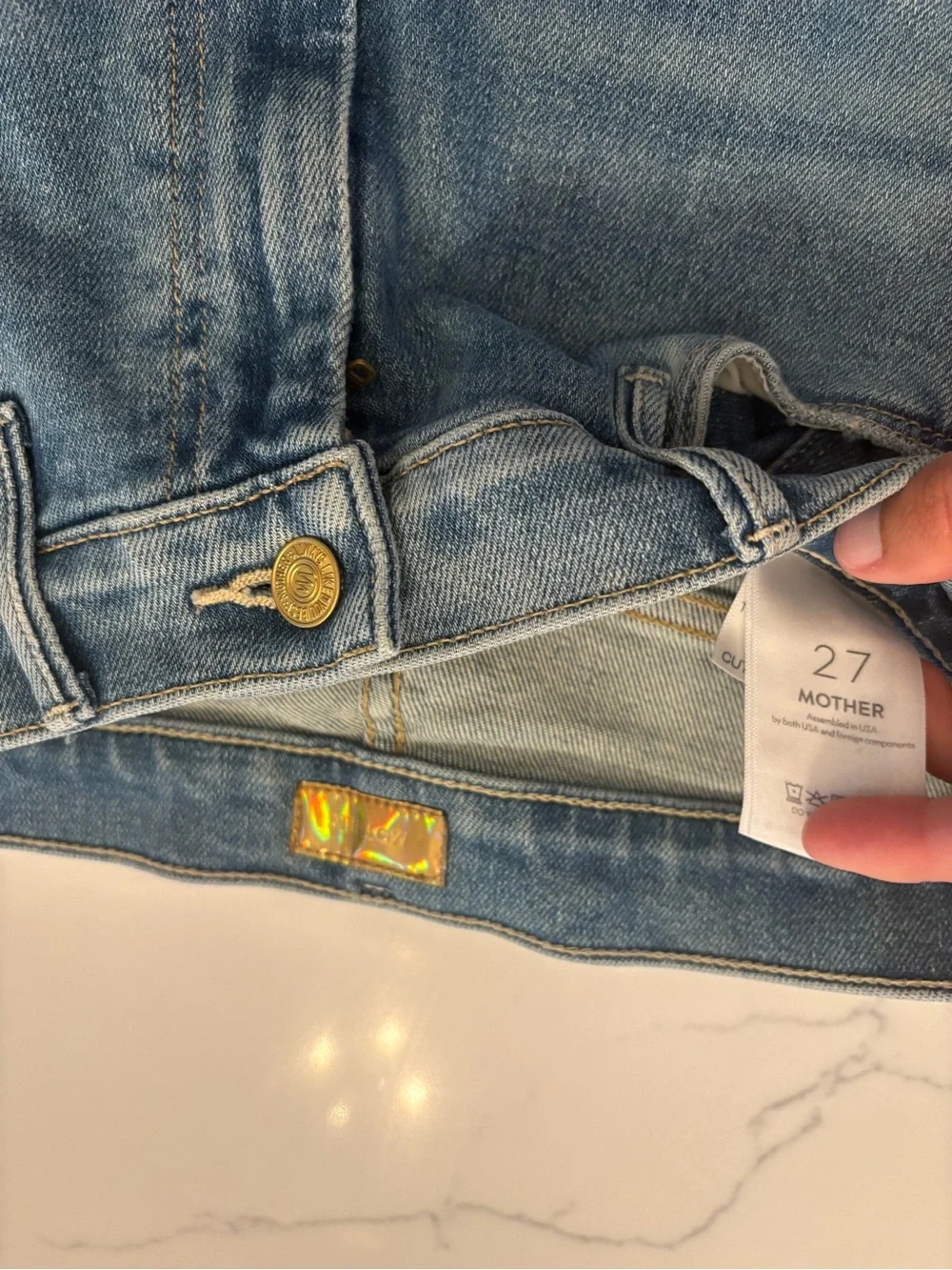 MOTHER  The Weekender Fray Jeans in Glow Up